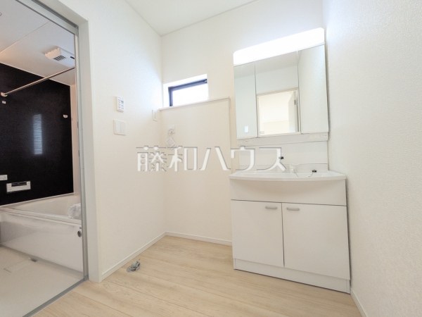 3号棟　洗面室　【糸満市字照屋】