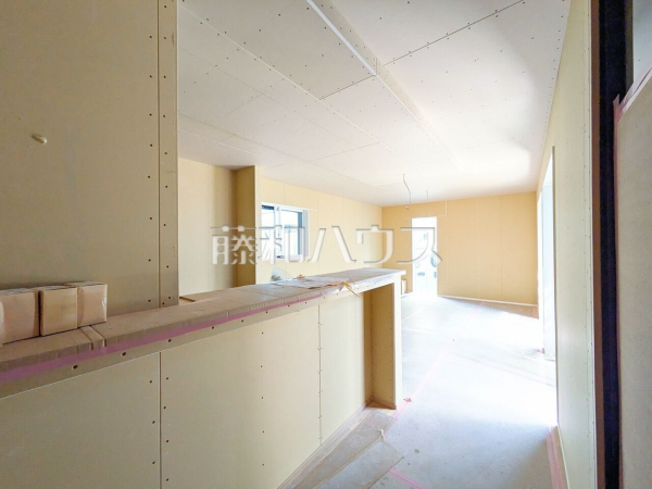 建築中リビング　【西東京市下保谷２丁目】