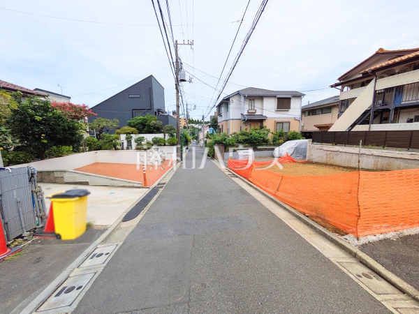 接道状況および現場風景 【世田谷区岡本3丁目】 接道状況および現場風景 【世田谷区岡本3丁目】