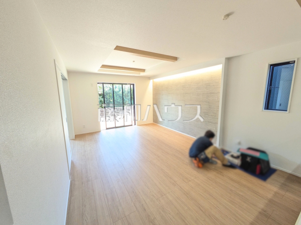 2号棟　リビング　【名古屋市守山区下志段味５丁目】