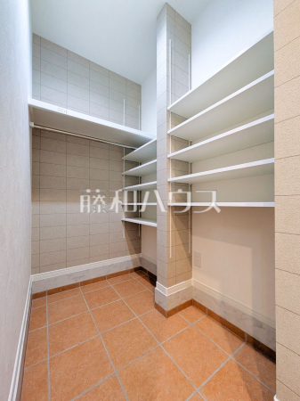 収納　【東久留米市氷川台１丁目】