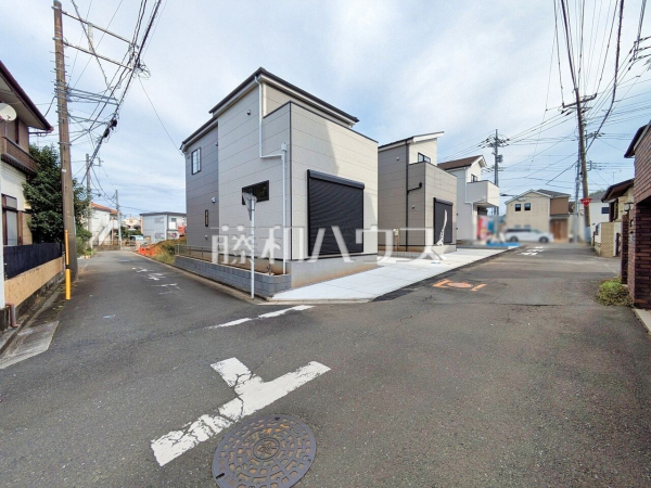 接道状況および現場風景 【所沢市小手指南3丁目】 平日のご案内も可能です。まずはお気軽にお問合せ下さいませ。 接道状況および現場風景 【所沢市小手指南3丁目】 平日のご案内も可能です。まずはお気軽にお問合せ下さいませ。