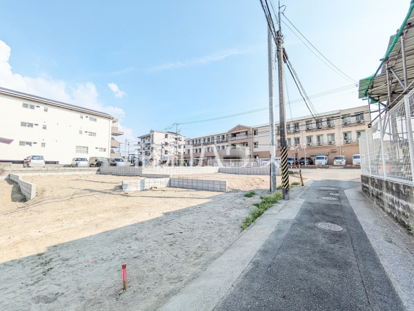 接道状況および現場風景　【福岡市東区多の津５丁目】
