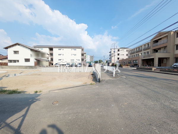 接道状況および現場風景　【福岡市東区多の津５丁目】