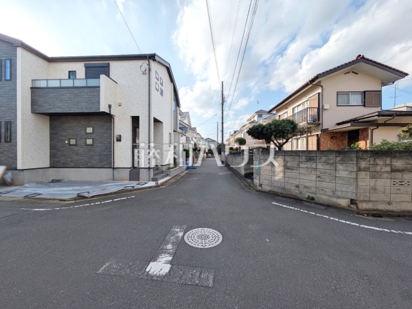 接道状況および現場風景 【練馬区南大泉2丁目】 接道状況および現場風景 【練馬区南大泉2丁目】