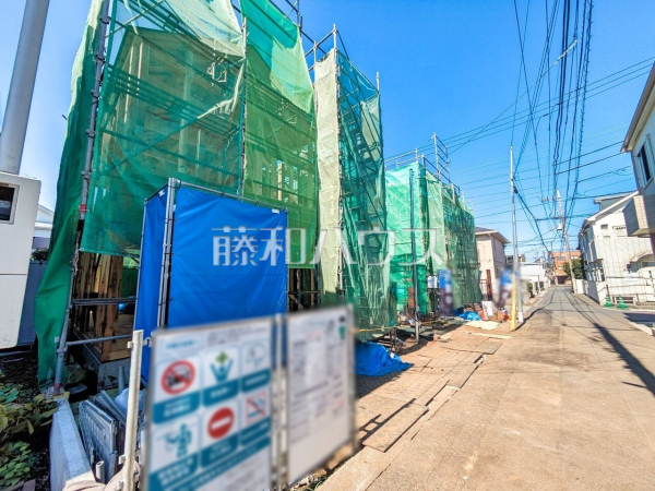接道状況および現場風景　見学はしたいけど、なかなか時間が取れない・・・そんな方に
出勤前や仕事終わりにマイホームを見学できるサポートをいたします。　【西東京市保谷町３丁目】