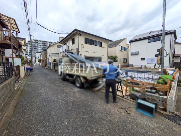 接道状況および現場風景 【西東京市芝久保町4丁目】 接道状況および現場風景 【西東京市芝久保町4丁目】