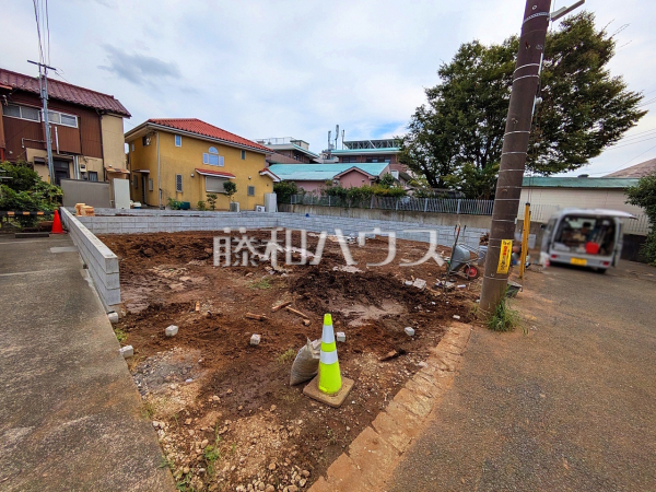 ≪現地外観≫周辺は落ち着いた雰囲気の住宅地です。小さなお子様がいるご家庭も安心です。 【稲城市百村】 ≪現地外観≫周辺は落ち着いた雰囲気の住宅地です。小さなお子様がいるご家庭も安心です。 【稲城市百村】
