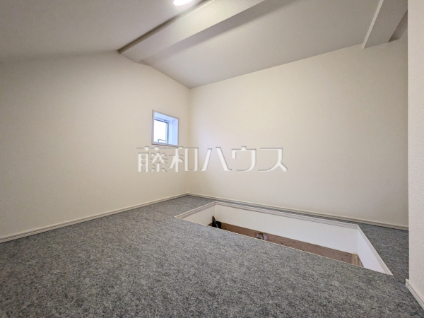 小屋裏収納 【西東京市芝久保町3丁目】 小屋裏収納 【西東京市芝久保町3丁目】