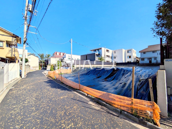 接道状況および現場風景　【三鷹市井の頭２丁目】