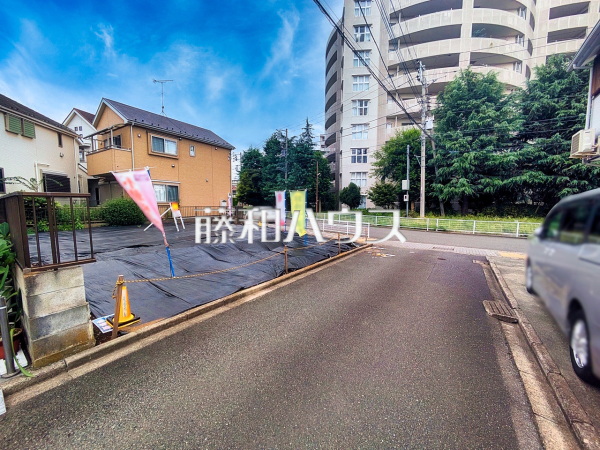 接道状況および現場風景 【三鷹市新川5丁目】 接道状況および現場風景 【三鷹市新川5丁目】
