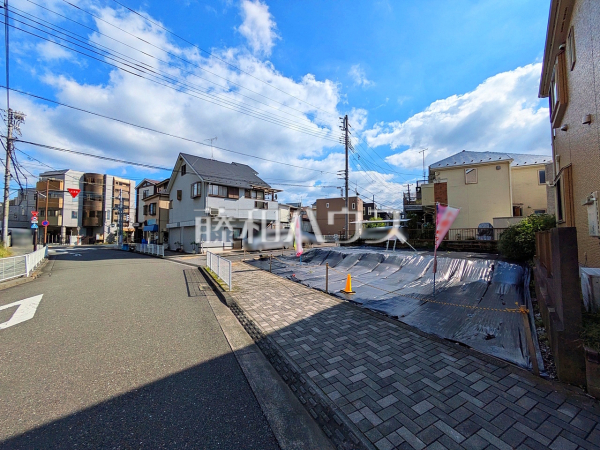 接道状況および現場風景 【三鷹市新川5丁目】 接道状況および現場風景 【三鷹市新川5丁目】
