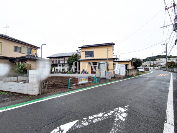 接道状況および現場風景 【多摩市百草】 接道状況および現場風景 【多摩市百草】