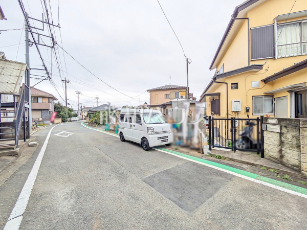 接道状況および現場風景 【多摩市百草】 接道状況および現場風景 【多摩市百草】
