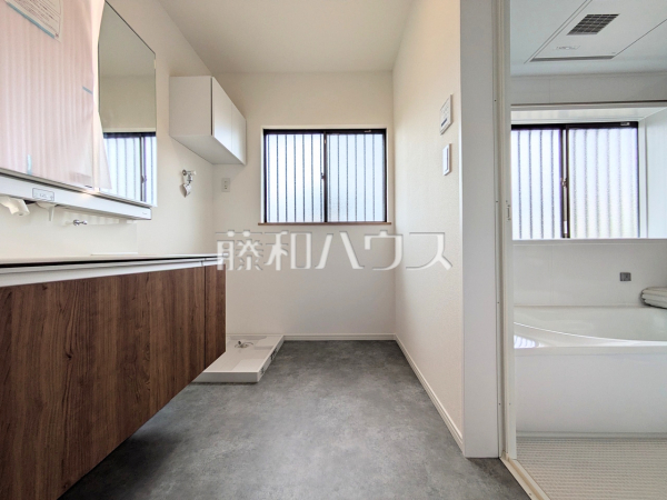 洗面室　【調布市西つつじケ丘４丁目】