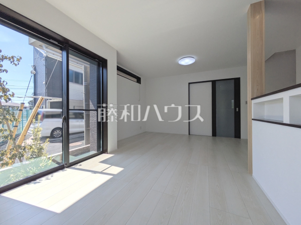 5号棟 リビング 【三鷹市北野3丁目】 5号棟 リビング 【三鷹市北野3丁目】