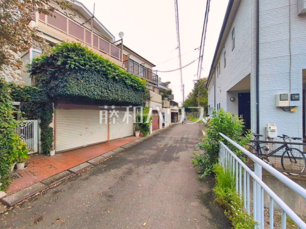 接道状況および現場風景 【東久留米市野火止3丁目】 接道状況および現場風景 【東久留米市野火止3丁目】