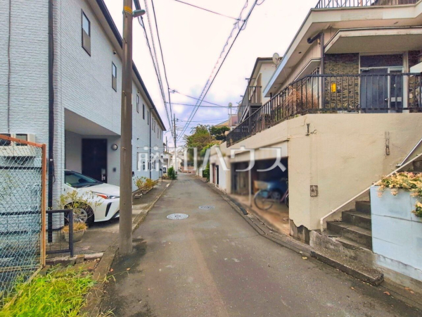 接道状況および現場風景 【東久留米市野火止3丁目】 接道状況および現場風景 【東久留米市野火止3丁目】