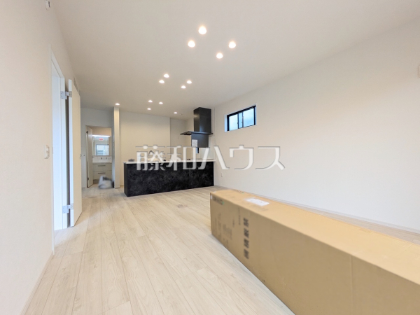 リビング 【多摩市一ノ宮4丁目】 リビング 【多摩市一ノ宮4丁目】