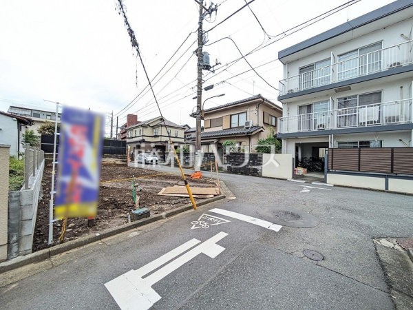 接道状況および現場風景 【八王子市平岡町】 見学はしたいけど、なかなか時間が取れない・・・そんな方に出勤前や仕事終わりにマイホームを見学できるサポートをいたします。 接道状況および現場風景 【八王子市平岡町】 見学はしたいけど、なかなか時間が取れない・・・そんな方に出勤前や仕事終わりにマイホームを見学できるサポートをいたします。