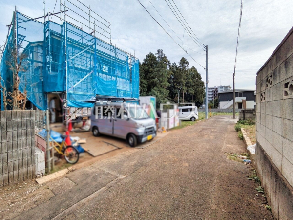 接道状況および現場風景 【東久留米市金山町1丁目】 平日のご案内も可能です。まずはお気軽にお問合せ下さいませ。 接道状況および現場風景 【東久留米市金山町1丁目】 平日のご案内も可能です。まずはお気軽にお問合せ下さいませ。