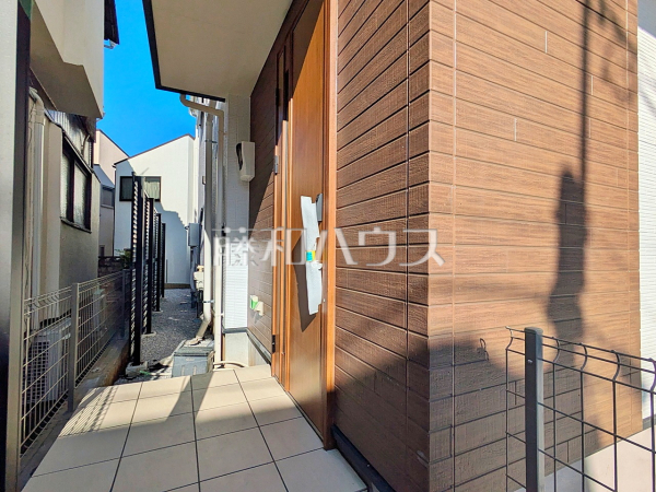 玄関　【三鷹市井の頭１丁目】
