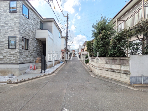 接道状況および現場風景 【練馬区南大泉4丁目】 接道状況および現場風景 【練馬区南大泉4丁目】
