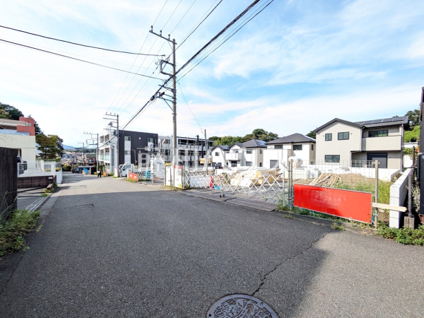 接道状況および現場風景 【八王子市兵衛2丁目】 接道状況および現場風景 【八王子市兵衛2丁目】