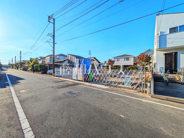 接道状況および現場風景 【多摩市愛宕1丁目】 接道状況および現場風景 【多摩市愛宕1丁目】