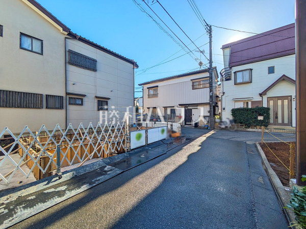 接道状況および現場風景 【富士見市上沢1丁目】 接道状況および現場風景 【富士見市上沢1丁目】