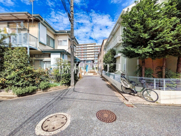 接道状況および現場風景 【西東京市柳沢5丁目】物件の事、諸費用の事など、小さな疑問もお気軽にご連絡・ご相談下さい 接道状況および現場風景 【西東京市柳沢5丁目】物件の事、諸費用の事など、小さな疑問もお気軽にご連絡・ご相談下さい