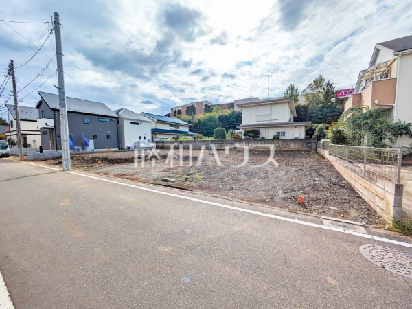 現場風景【東久留米市南沢５丁目】 見学はしたいけど、なかなか時間が取れない・・・そんな方に出勤前や仕事終わりにマイホームを見学できるサポートをいたします 