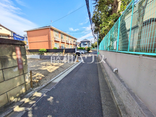 接道状況および現場風景 【杉並区下高井戸4丁目】 接道状況および現場風景 【杉並区下高井戸4丁目】