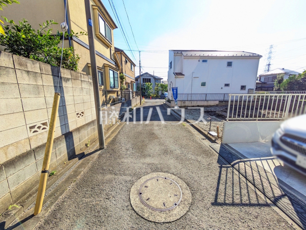 接道状況および現場風景 【杉並区上高井戸2丁目】 接道状況および現場風景 【杉並区上高井戸2丁目】