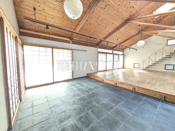 土間 【春日井市白山町6丁目】 土間 【春日井市白山町6丁目】