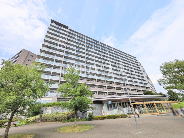 ≪現地外観≫総戸数277戸のビッグコミュニティー 【ブリリア多摩ニュータウンB棟】 ≪現地外観≫総戸数277戸のビッグコミュニティー 【ブリリア多摩ニュータウンB棟】