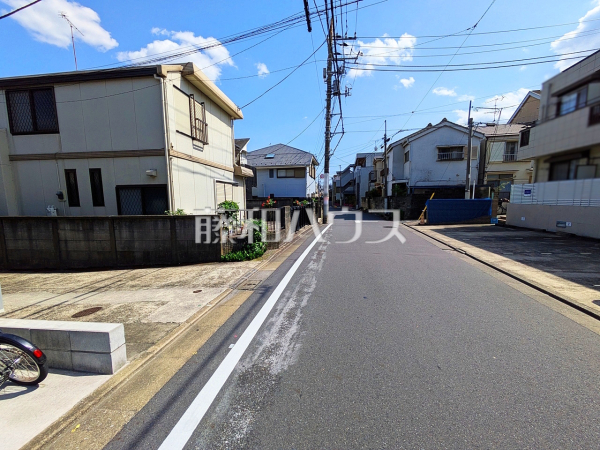 接道状況および現場風景　【中野区沼袋２丁目】
お住まい探しは、家の良し悪しだけでなく周辺環境も重要なポイントです。