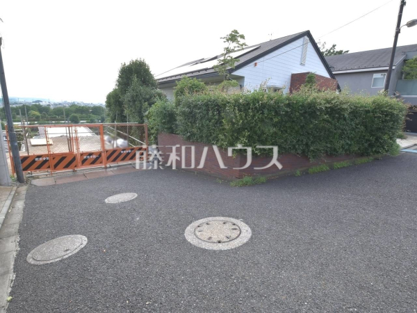 接道状況および現場風景　【世田谷区成城４丁目】