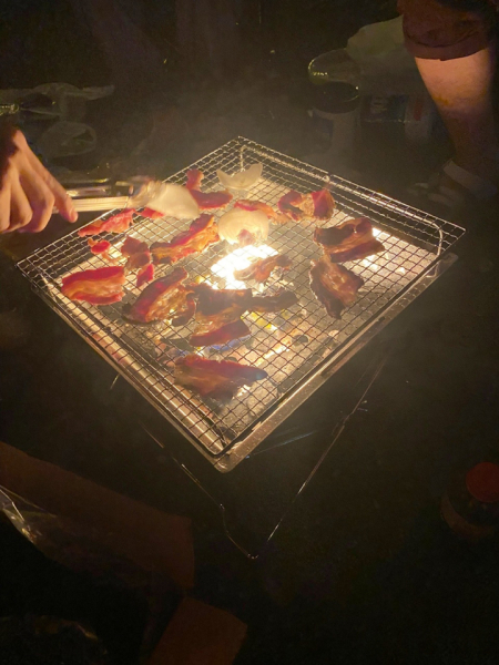趣味はBBQです。夏はBBQをやります。
自然の中でリフレッシュできるだけでなく、みんなで準備や片づけを行う時間にも楽しさを感じています。自然の中でみんなで食べるお肉は普段より、格段においしいです。