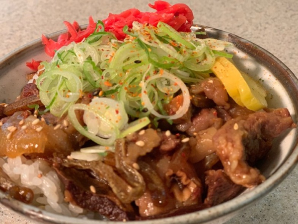 牛筋丼は心の友です。