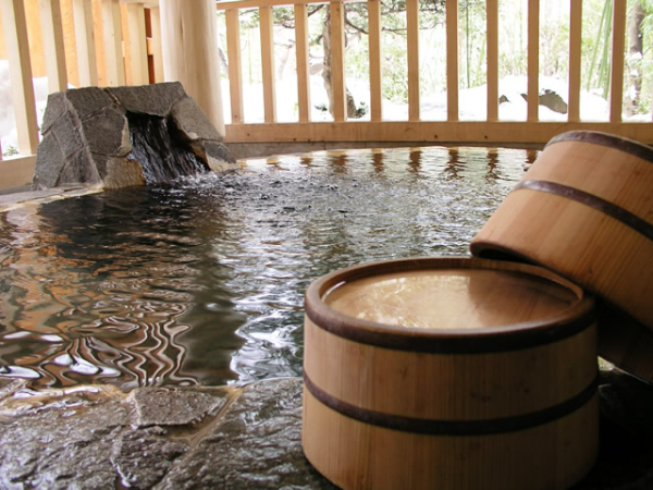 温泉に入ることが特に好きで、日々の疲れなどを癒すためによく行きます。
お会いした際にはおすすめの温泉など教えていただければと思います。