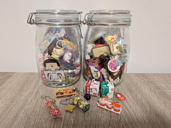 【お気に入りのガチャガチャたち】
食品のガチャガチャが特に大好きです！アレルゲンなどの細部までしっかり再現されているのがたまらんポイントです☆