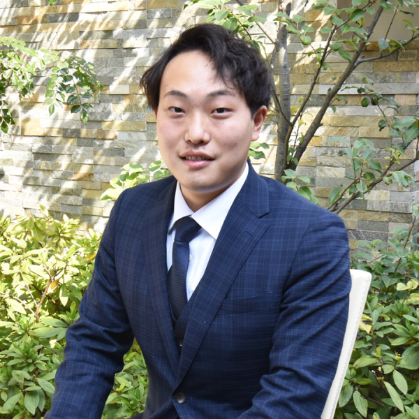 山野 秀介