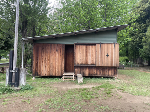 有名建築も見に行きます。大建築でなく小規模な住空間が感じられる建築物が好みです。