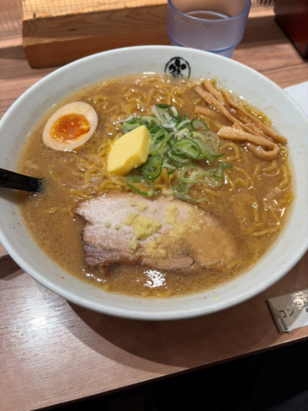 好きな食べ物はラーメンです。３６５日ラーメンを食べていたいです。