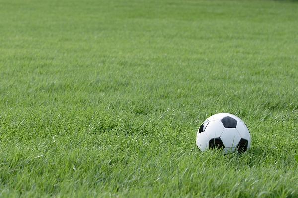 子供の頃に流行していた「キャプテン翼」に憧れて始めたサッカーは大人になった今でも定期的に続けています。