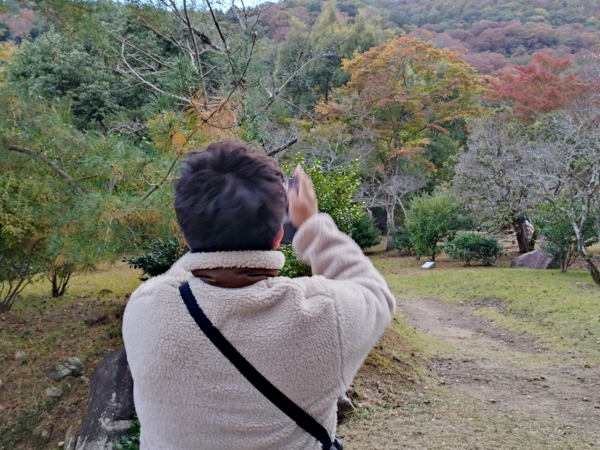 旅行に行くのが好きで、年に一回は必ずどこかしらに旅行に行っています。2023年は中学生以来、約２０年ぶりに京都に行き、嵐山で紅葉を見てきました。学生の時とは違った目線で仏閣なども見ることができ、楽しかったです。