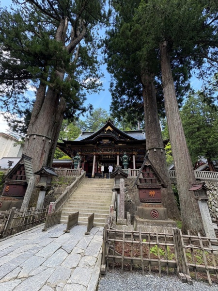 こちらは三峰神社の写真です。