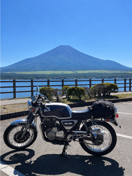 愛車のGB400TTで、休日は景色を楽しみながら、とことこ走っています。
おすすめのツーリングスポットがあれば、ぜひ教えてください！