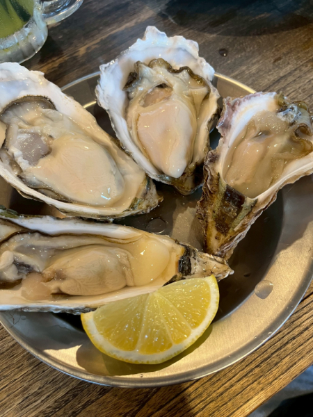 生牡蠣が大好きです。
家の近くの牡蠣専門店に、週に3回ほど通っていた時期がありました。